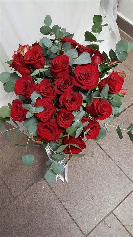 Valentýnská kytice z rudých růží, Květinářství Mirka Třebíč